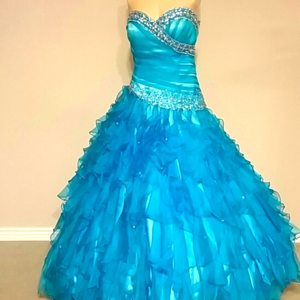 Mary's bridal size 12 prom /Quinceanera dress